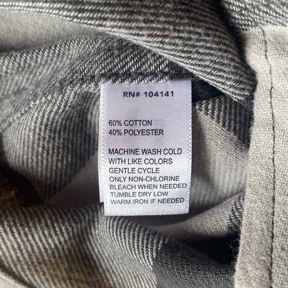 * FINAL SALE *NWT Kids Field and Stream Button Down Size Youth Small - Picture 4 of 5